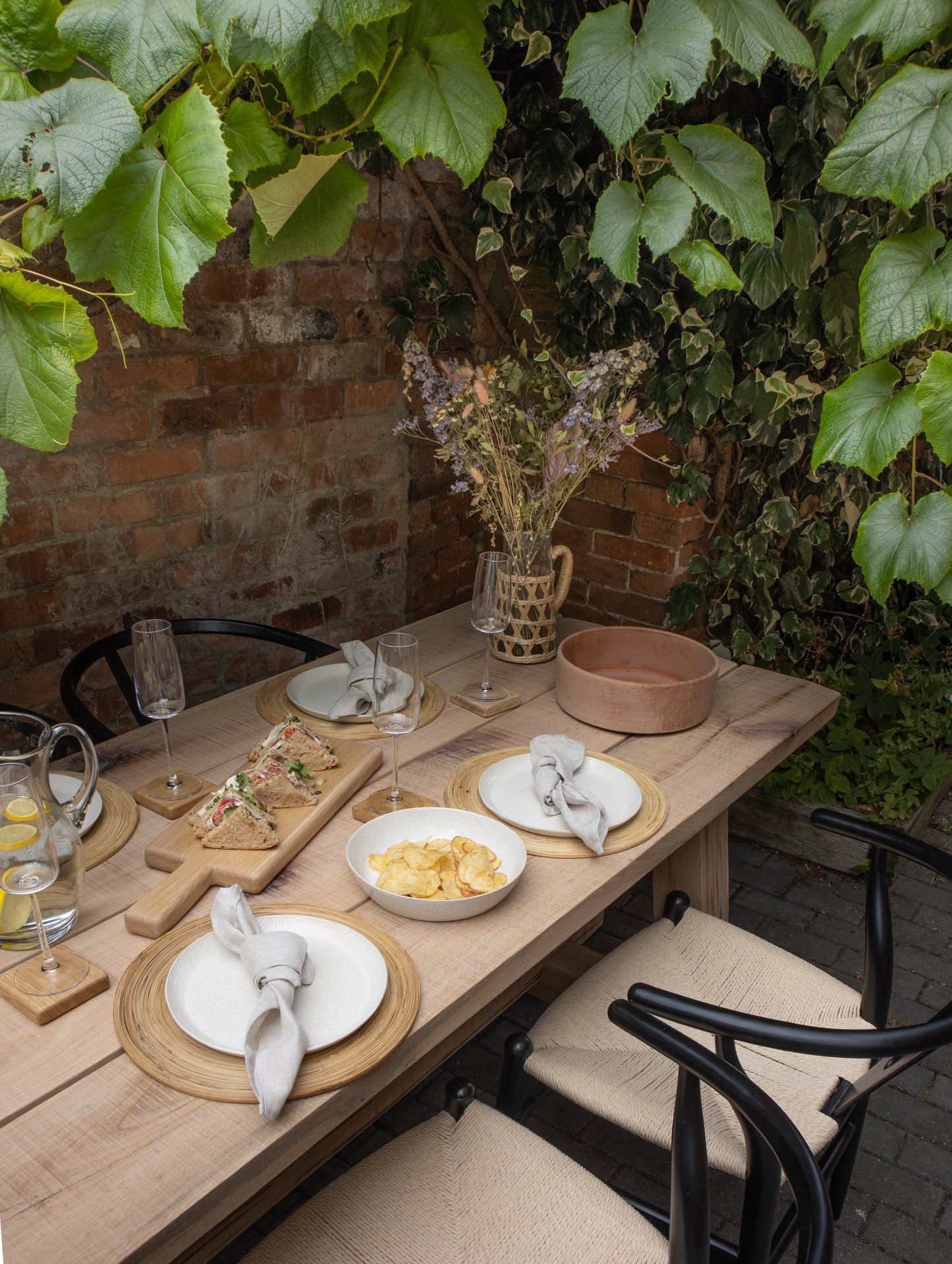 The Clover | Oak outdoor table